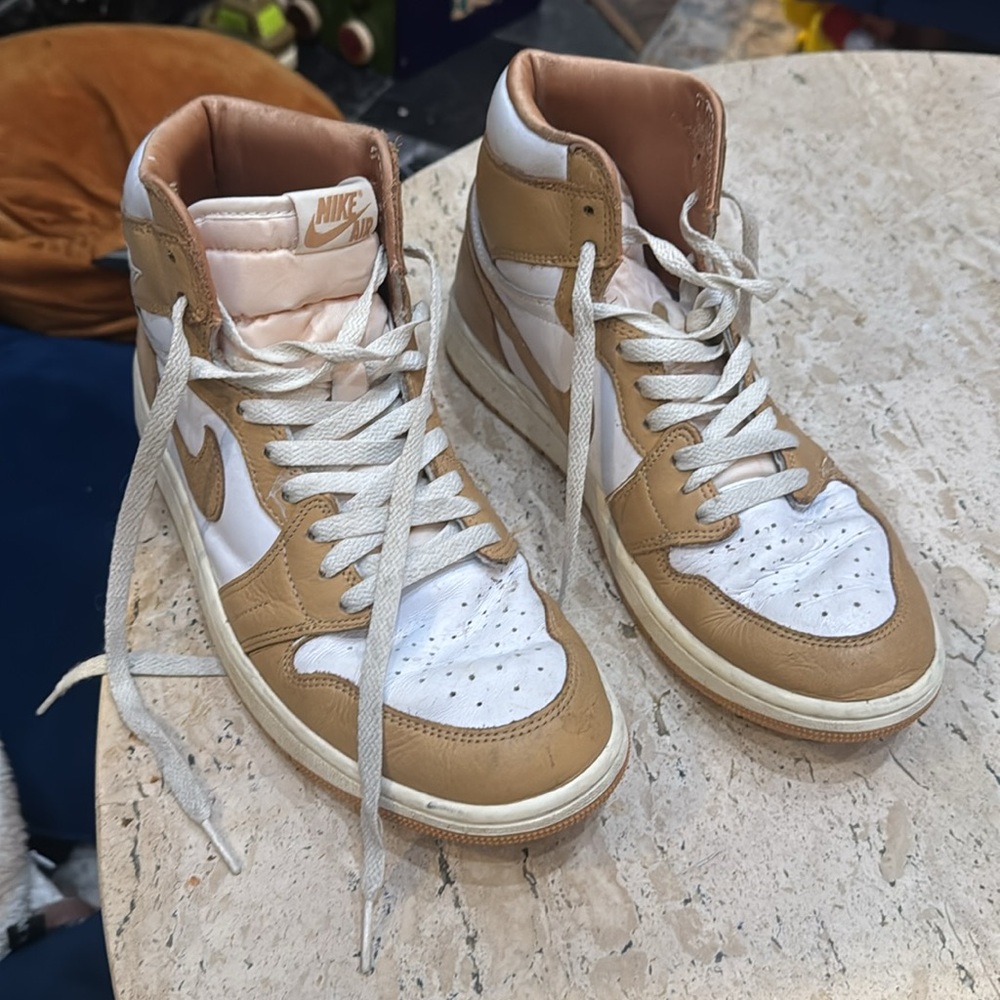 Nike Air Jordan 1 Retro High OG Tan White Sneakers Men’s Size 10.5